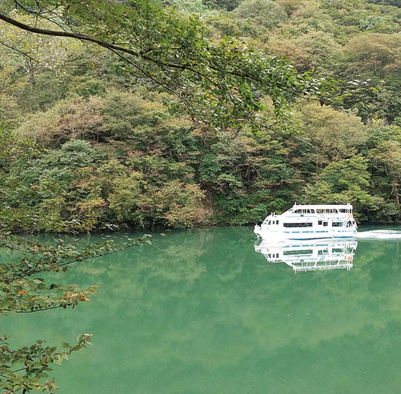 庄川峡遊覧船